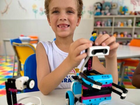 Aluno na escola tech